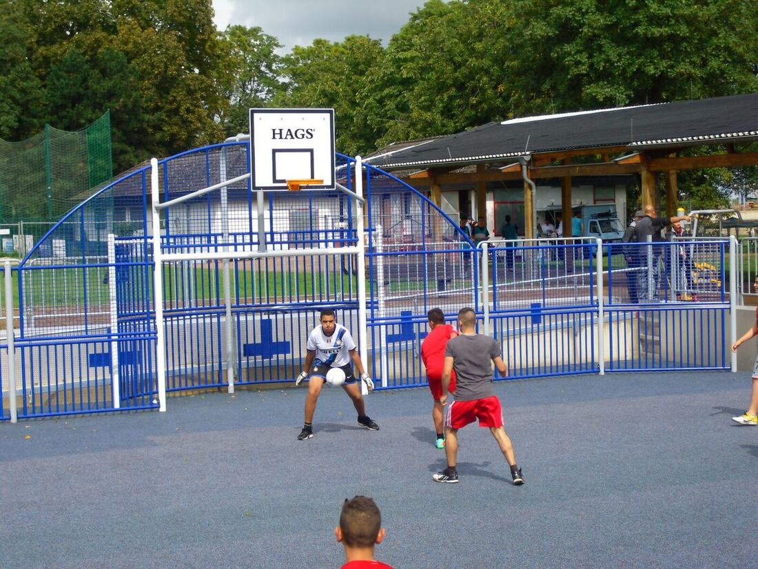 Arène multisports installée en accès libre