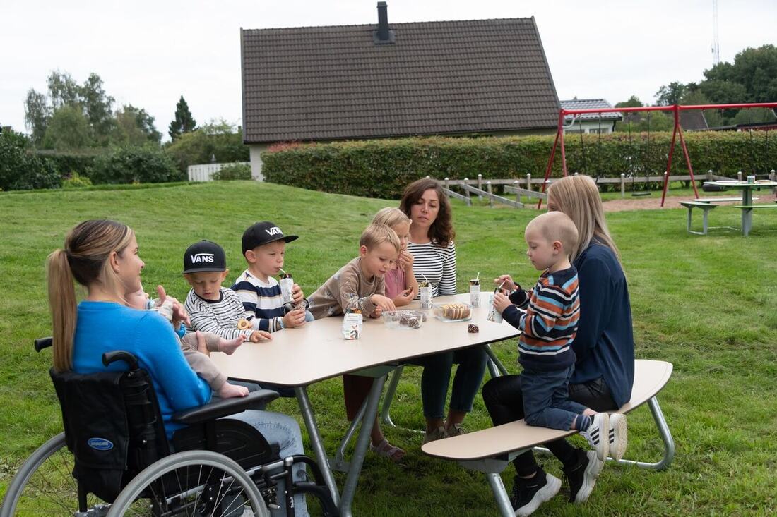 Table de pique-nique accessible en espace public