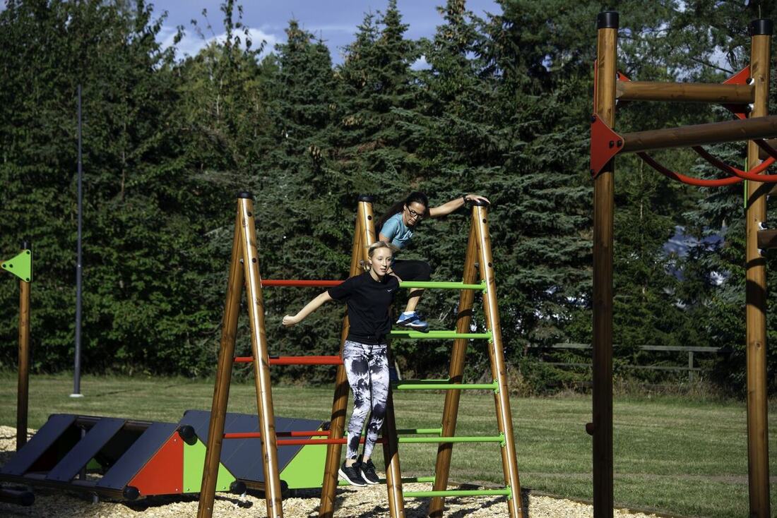 Parcours Ninja — course d'obstacles en extérieur