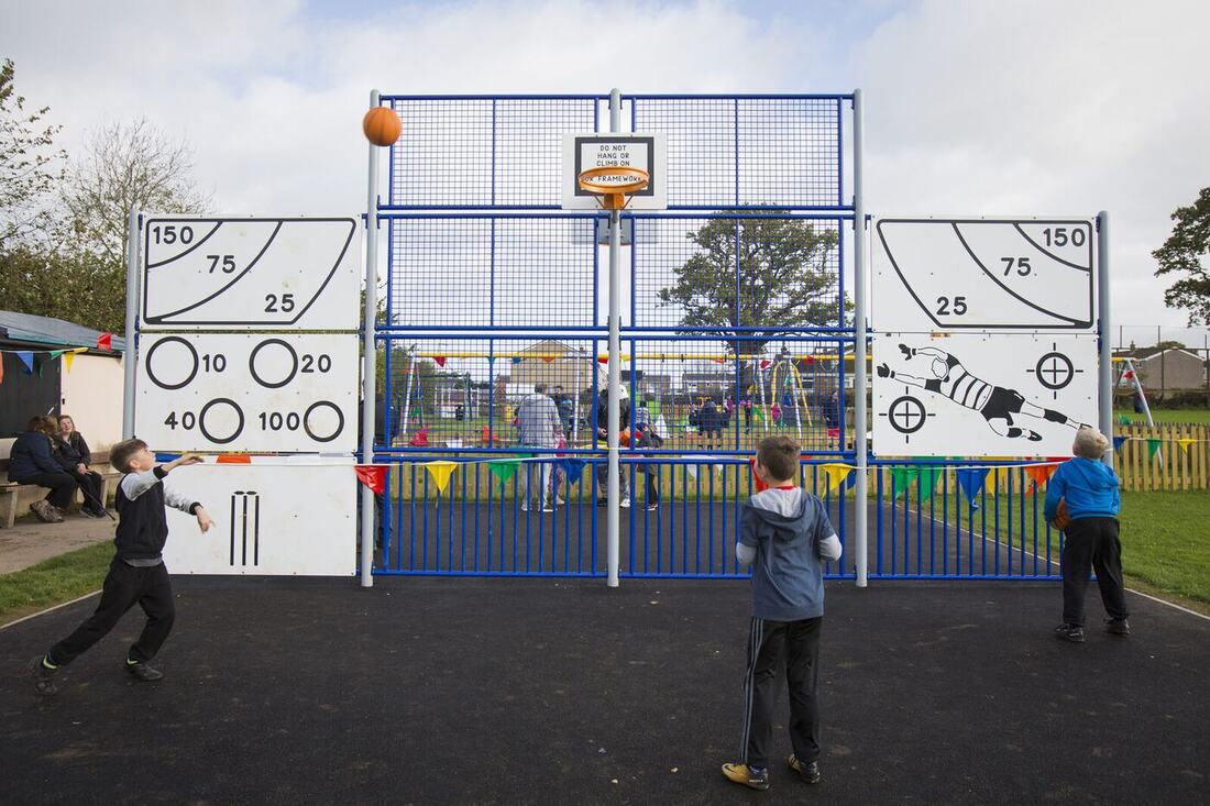 Cour d'école repensée en cour Oasis