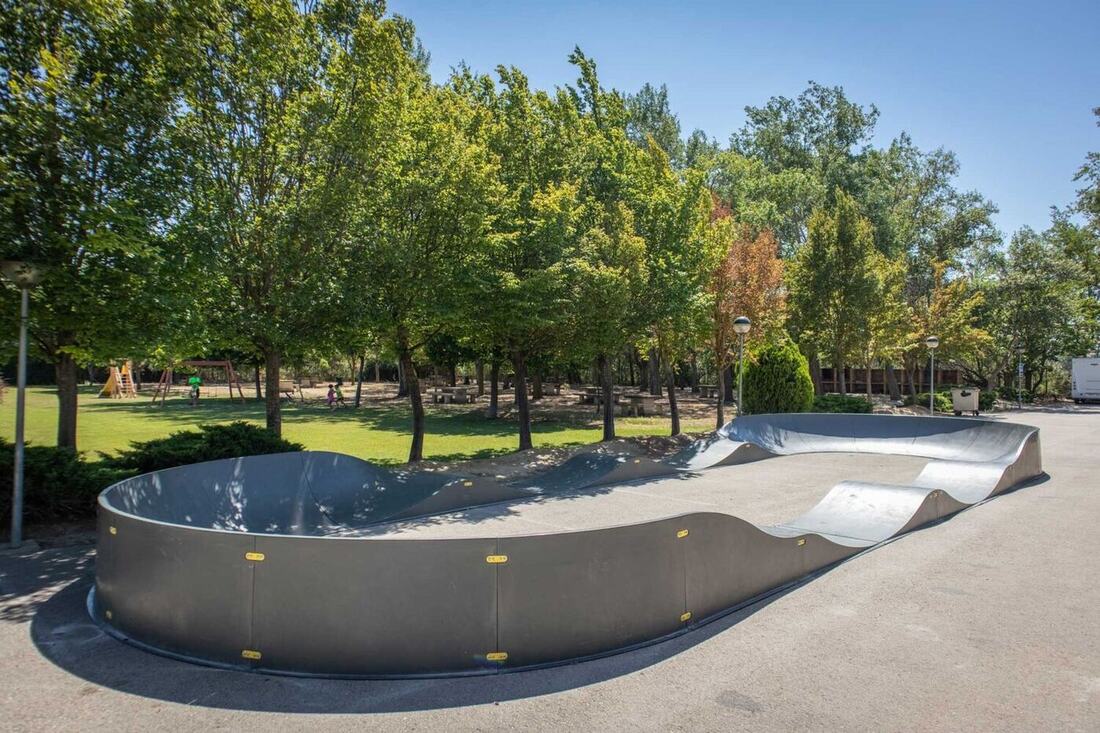 Pumptrack modulaire installé en accès libre