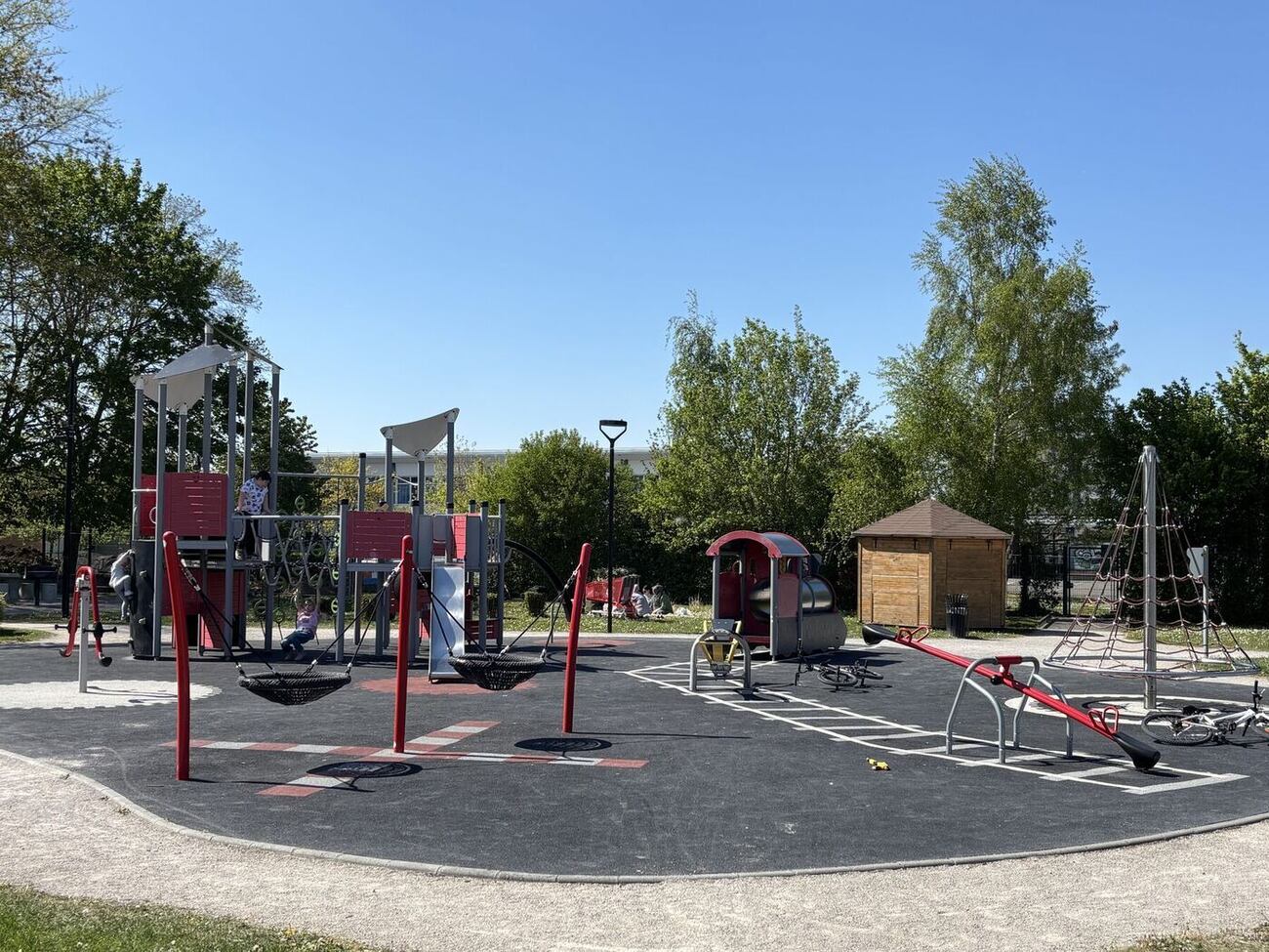 Aire de jeux et sol amortissant coloré — référence Arena Jeux