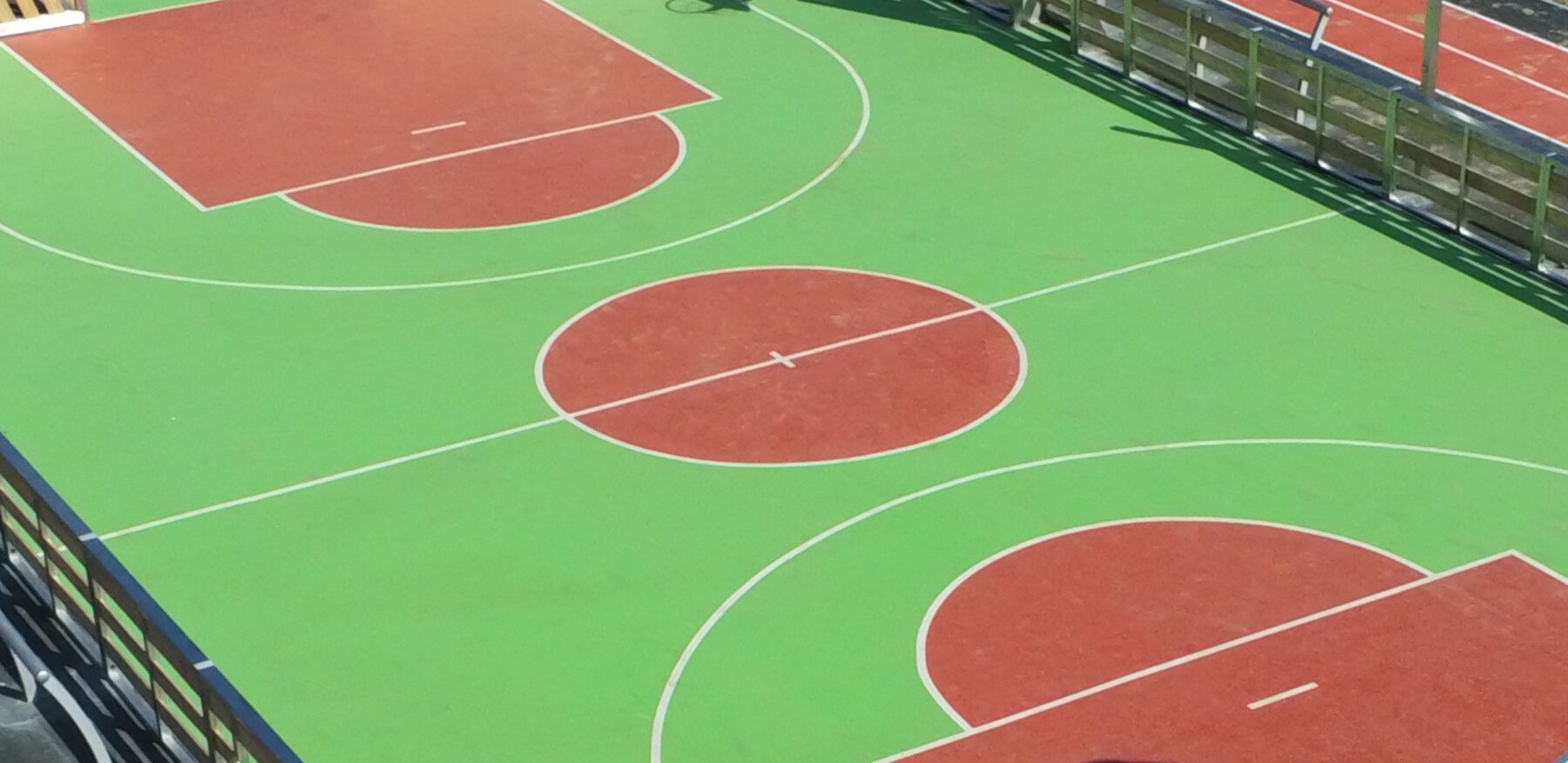 Résine sols sportifs — réalisation Arena Jeux