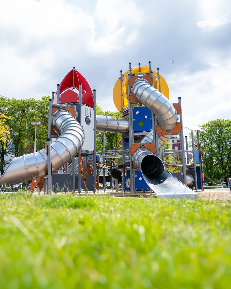 Tour de jeux avec toboggan tube Arena Jeux
